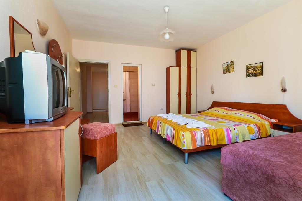 Guest House ,, Ekaterina" Nessebar Eksteriør billede